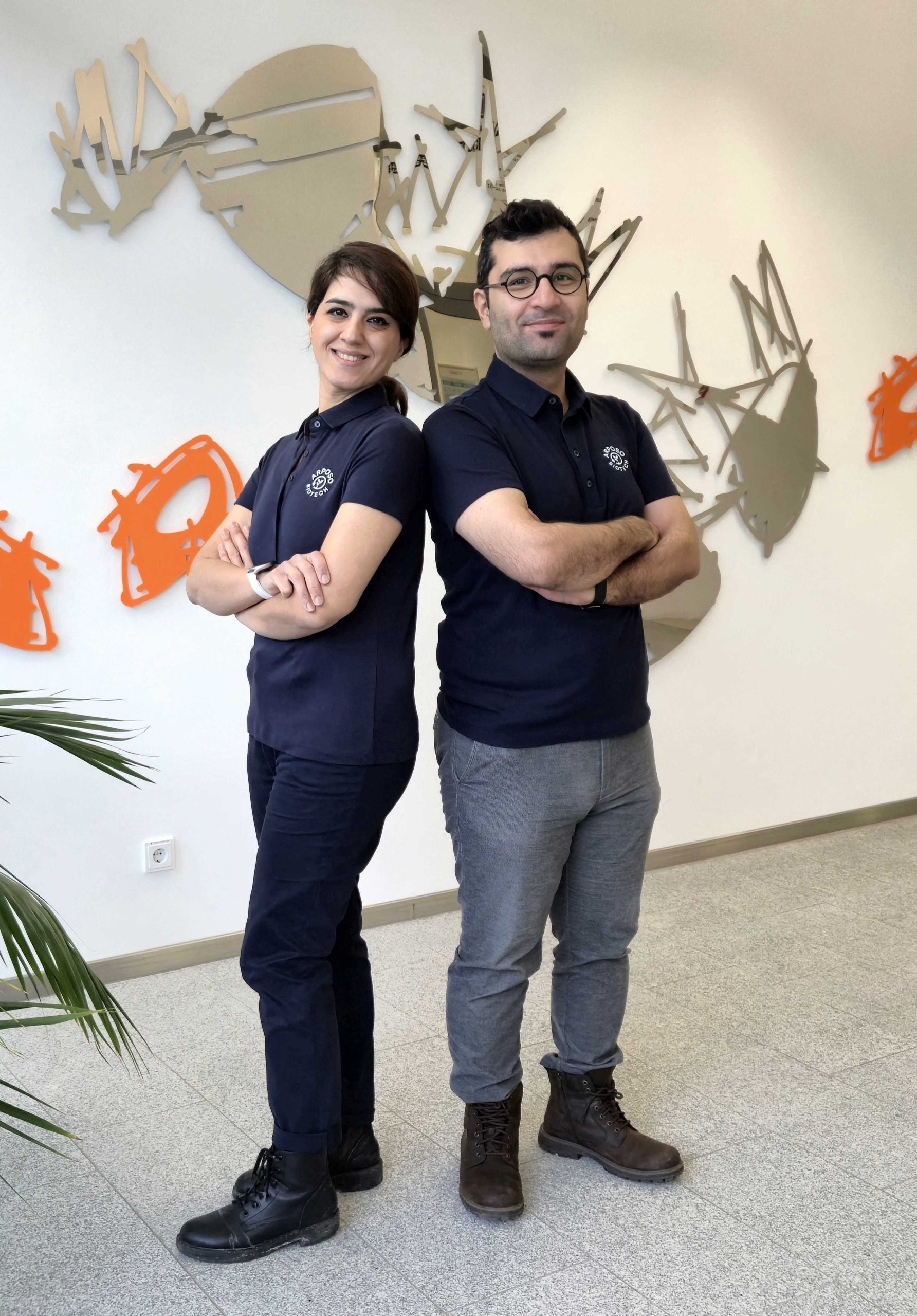 Dr. Parisa Pedram, links, und Dr. Arash Moeini, rechts